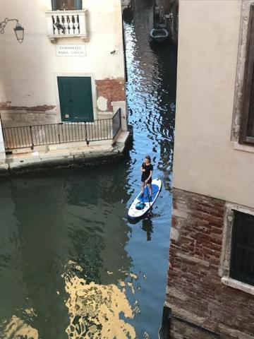 B&B Al Teatro With Canal View Venecia Exterior foto