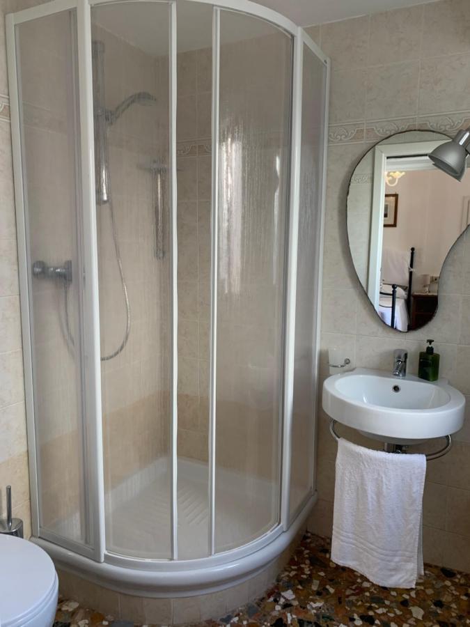 B&B Al Teatro With Canal View Venecia Exterior foto