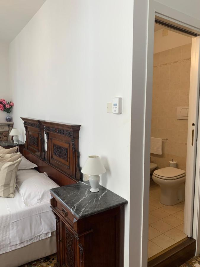 B&B Al Teatro With Canal View Venecia Exterior foto